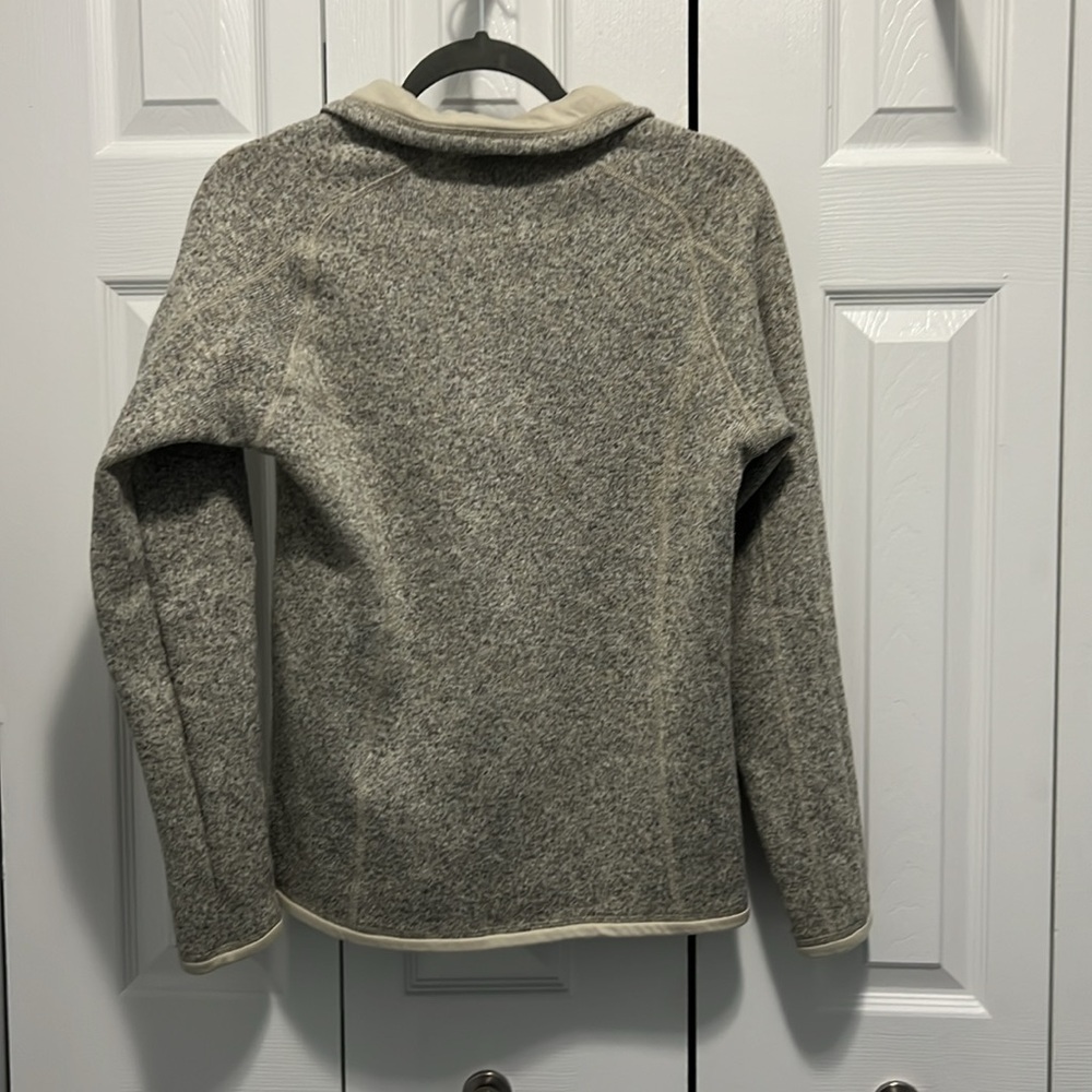 Patagonia 3/4 zip gray Heather w/ beige trim gently worn size S $45 great shape - Picture 4 of 7